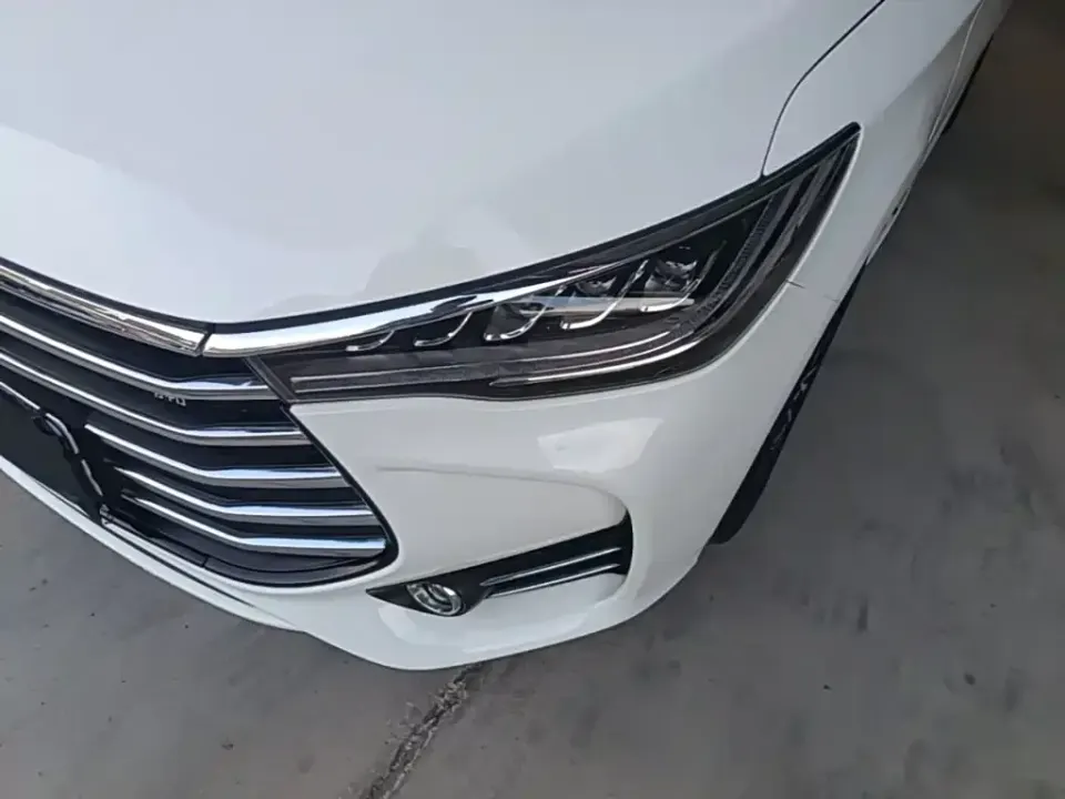 BYD MAX