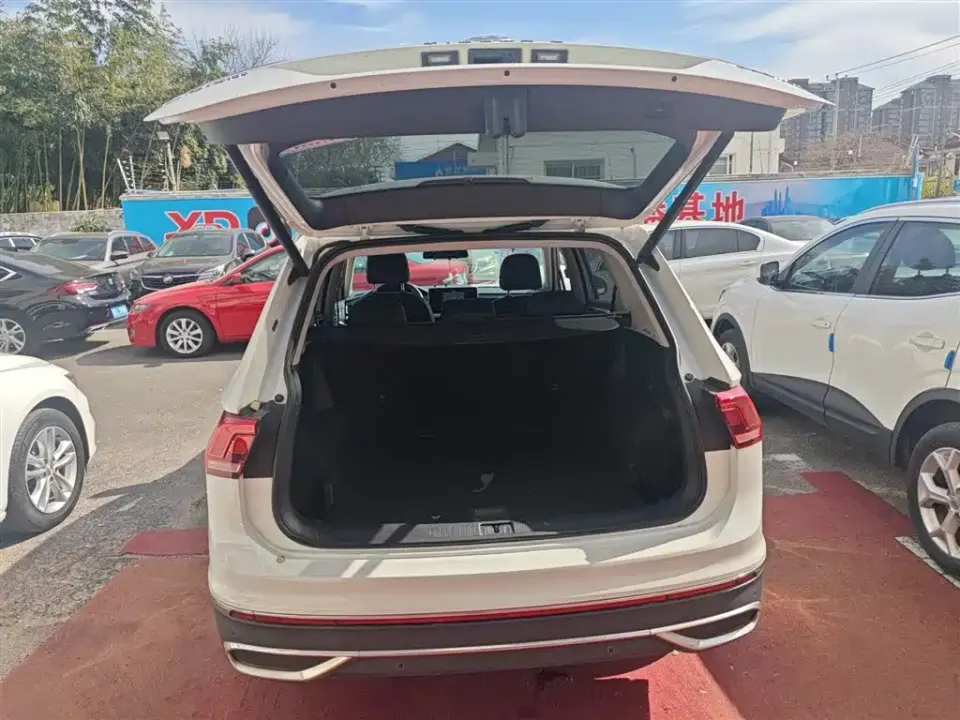 Volkswagen Tiguan L
