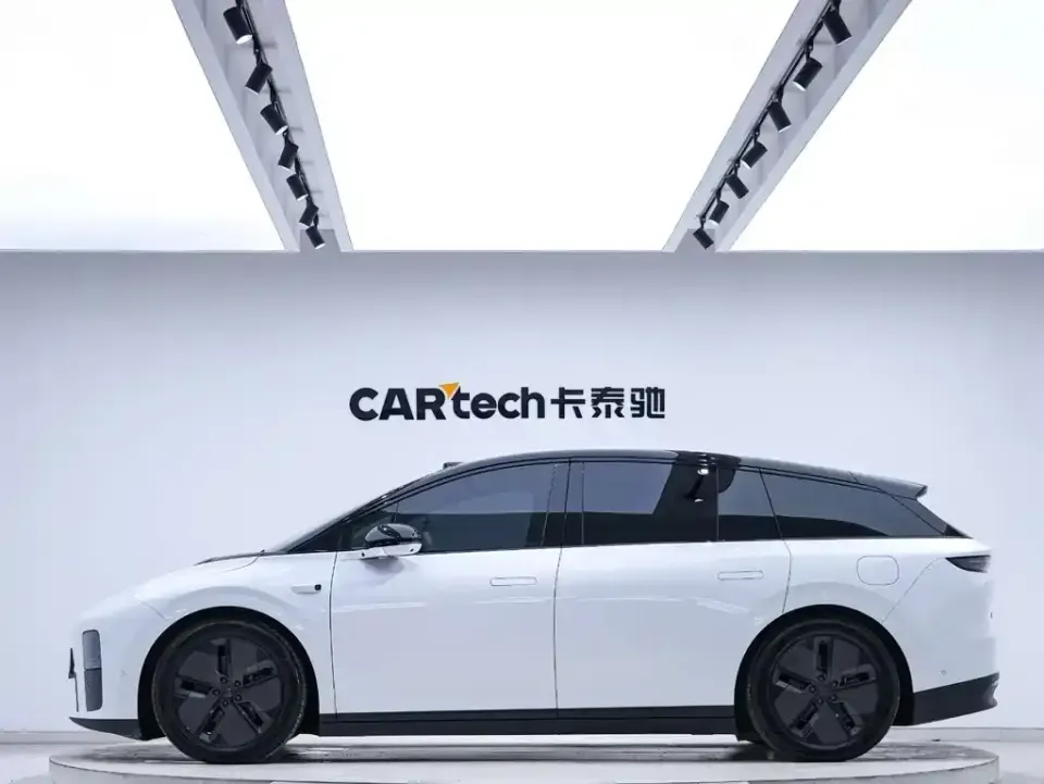 Li Li i6
