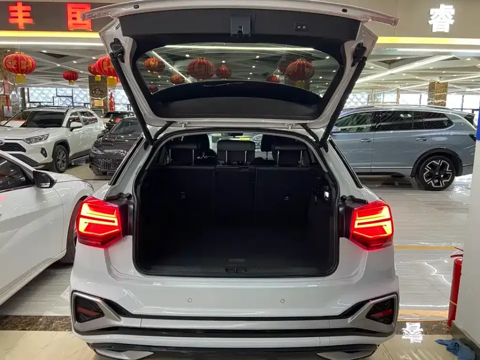 Audi Q2L