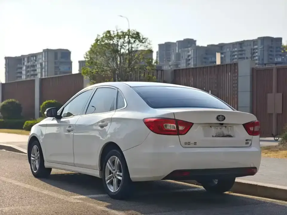 Bestune B30EV