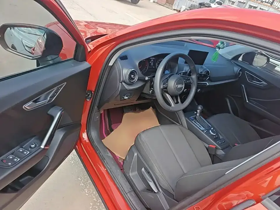Audi Q2L