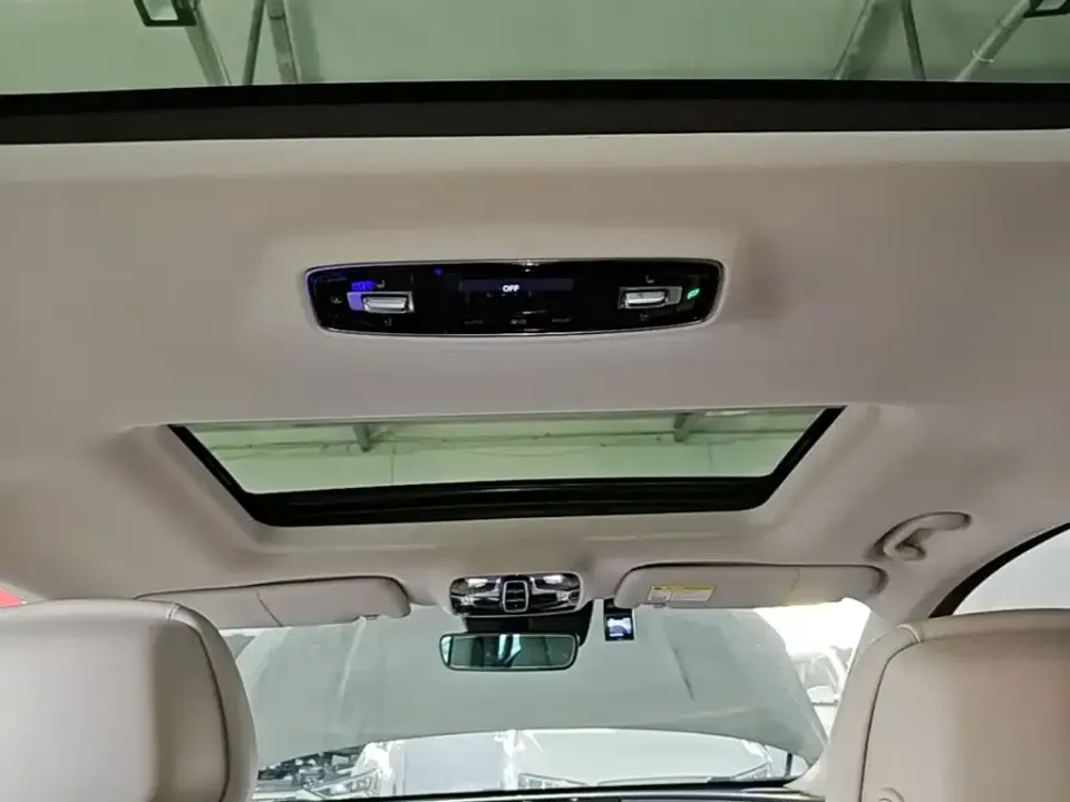 Roewe iMAX8