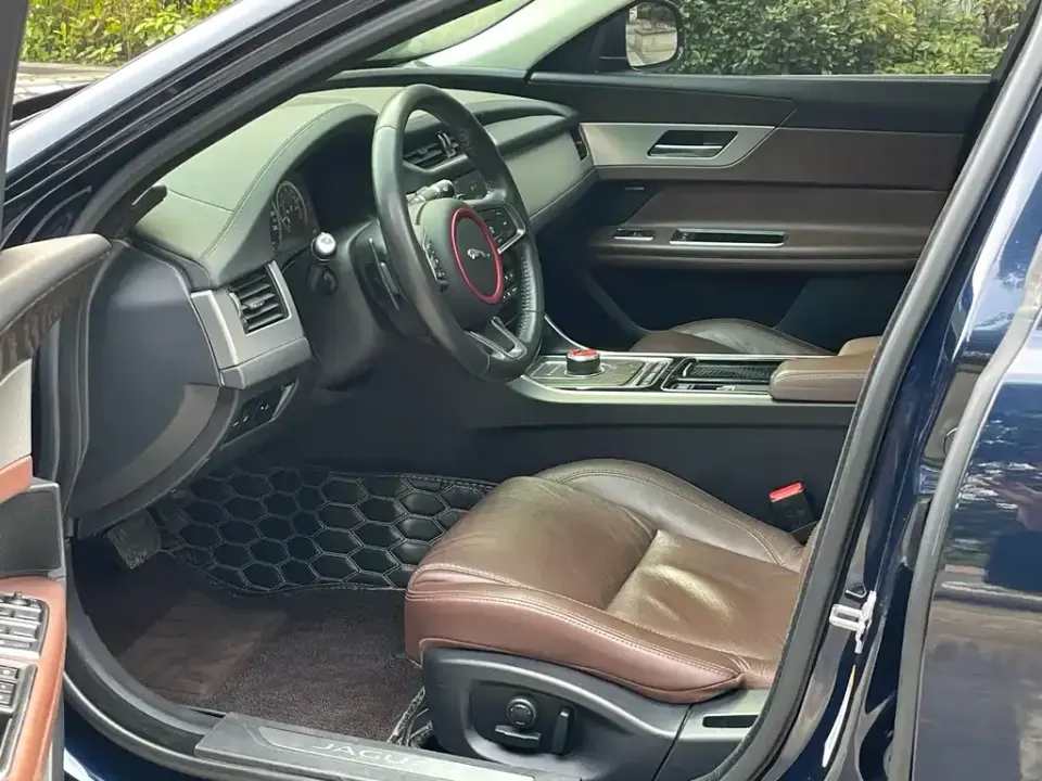 Jaguar XFL