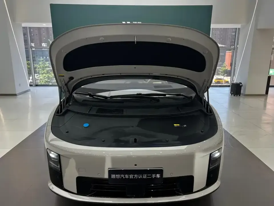 Li Li i8