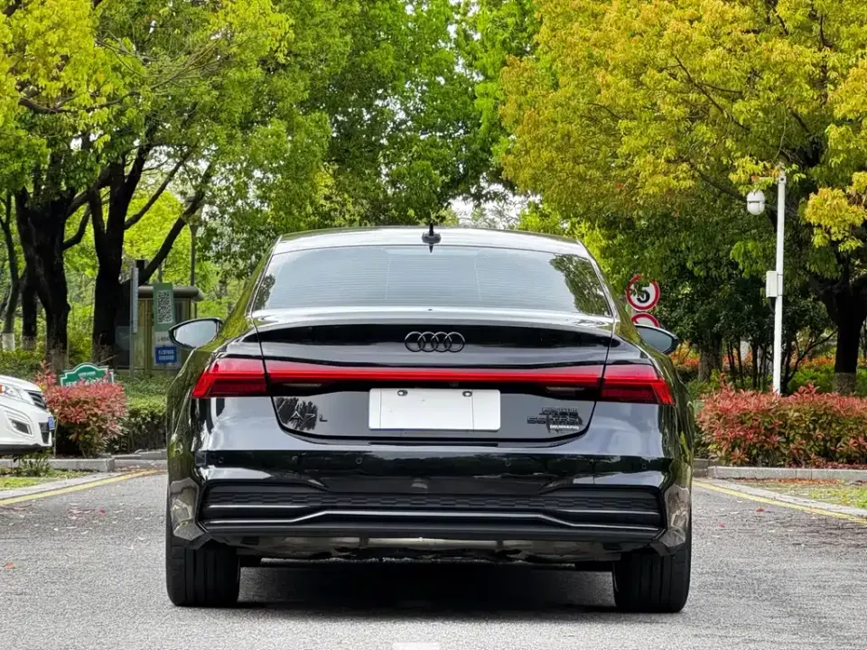 Audi A7L