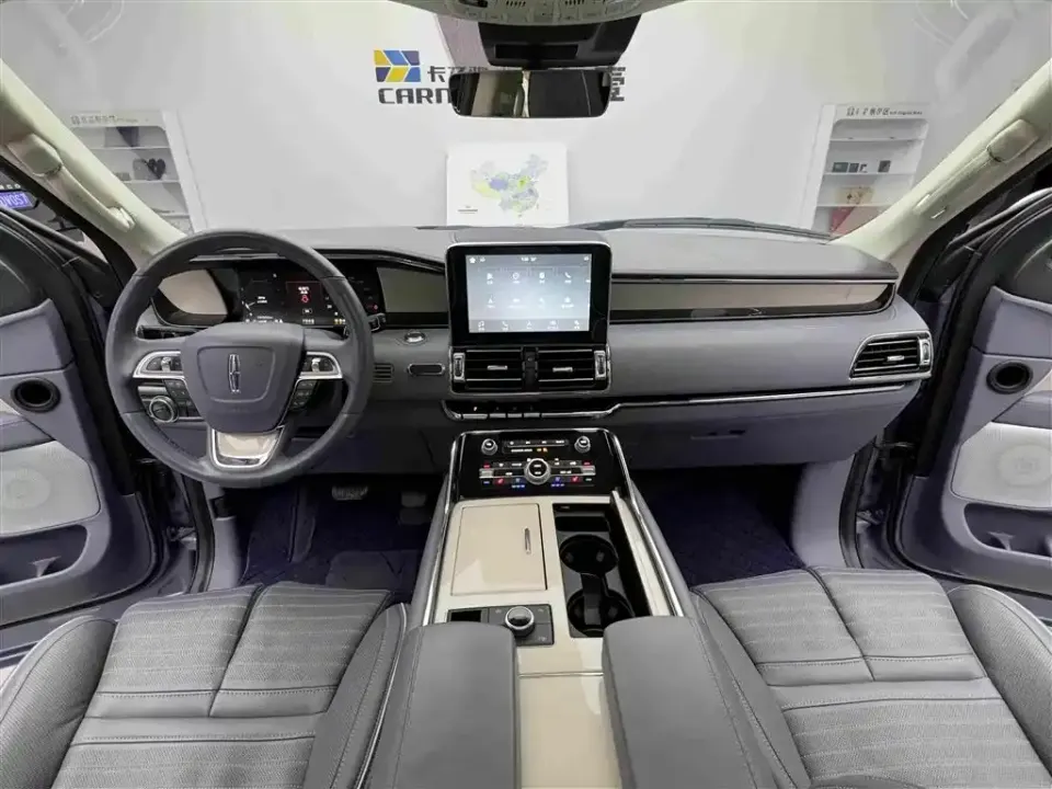 Lincoln Navigator