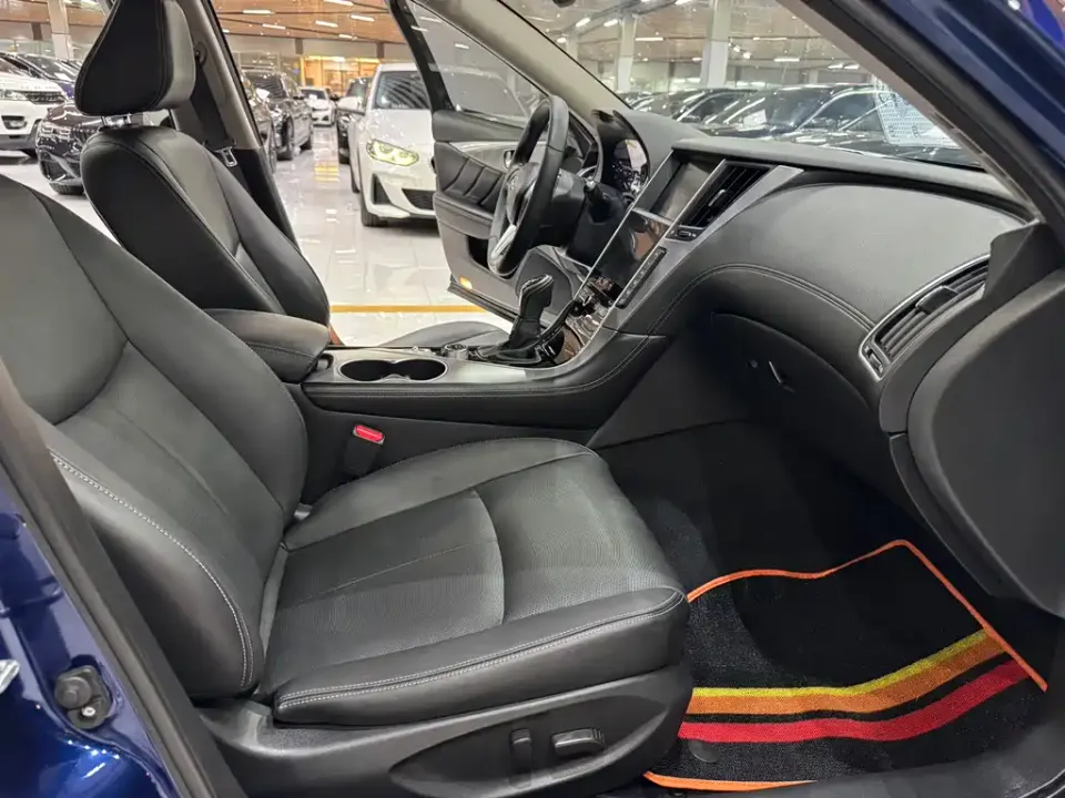 Infiniti Q50L