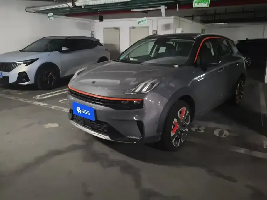 Lynk & Co 06