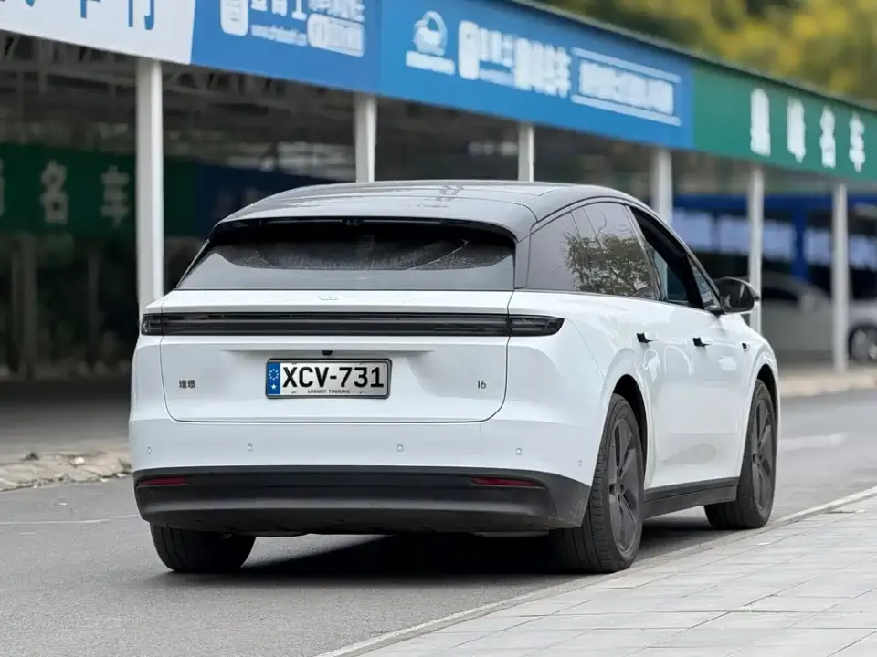 Li Li i6
