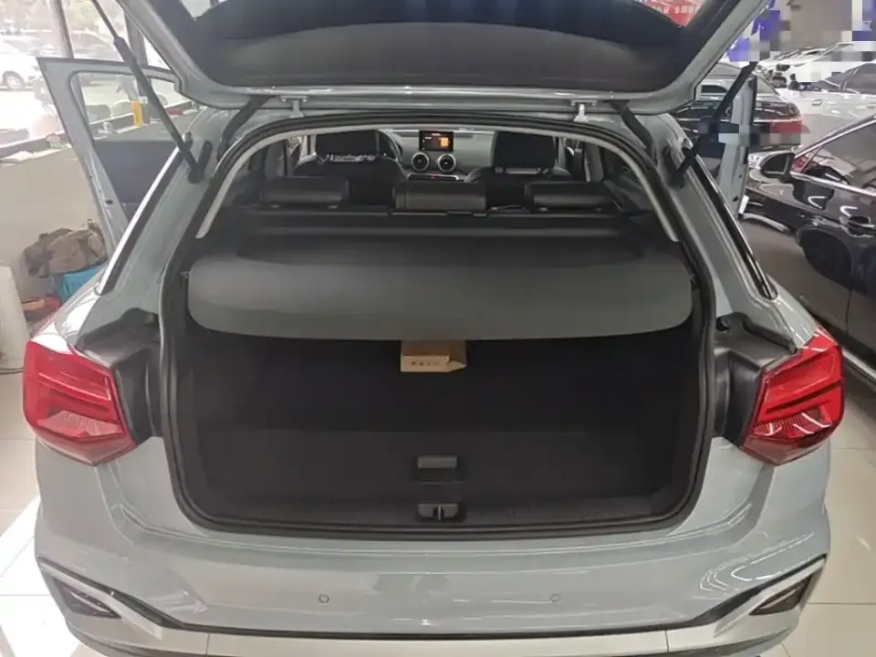 Audi Q2L