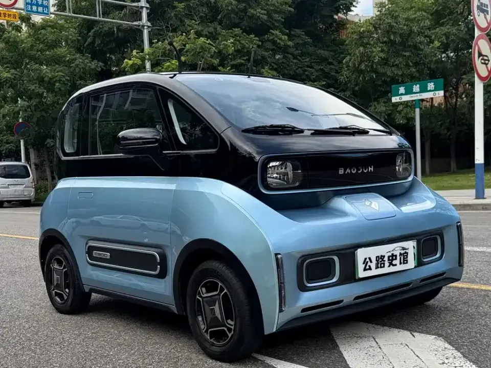 Baojun E300