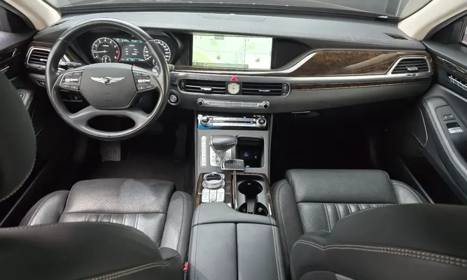 Genesis G90