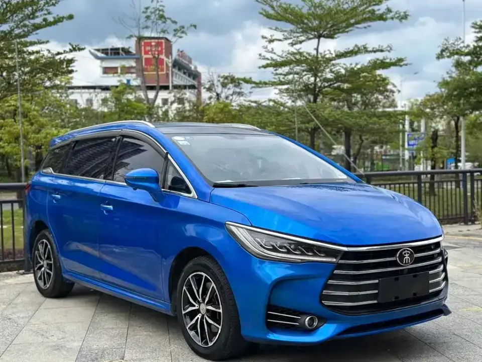 BYD MAX