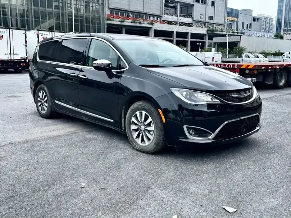 Chrysler Grand Voyager PHEV (Import)