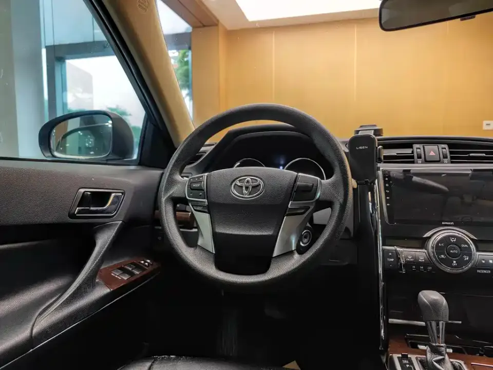 Toyota Reiz