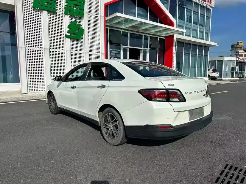 Venucia D60