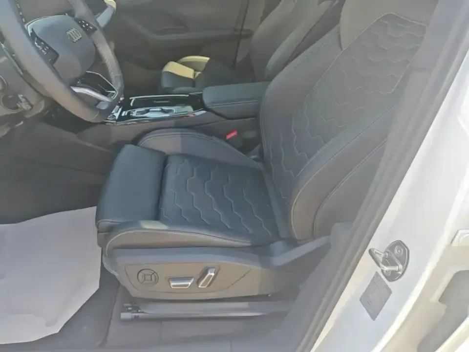 Audi Q6L e-tron