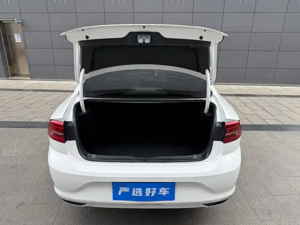 Volkswagen Lamando
