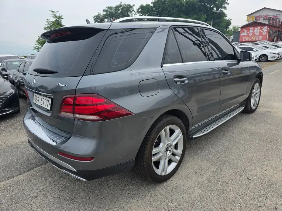 Mercedes-Benz GLE-Class