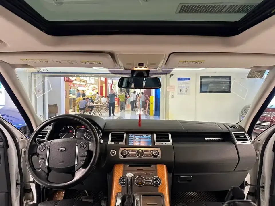 Land Rover Sport