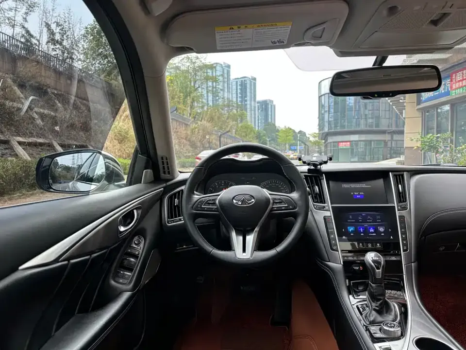 Infiniti Q50L