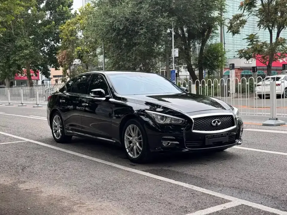Infiniti Q50L