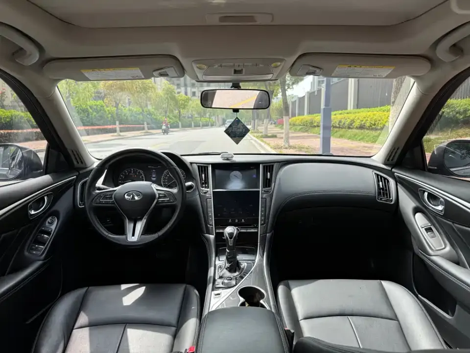 Infiniti Q50L