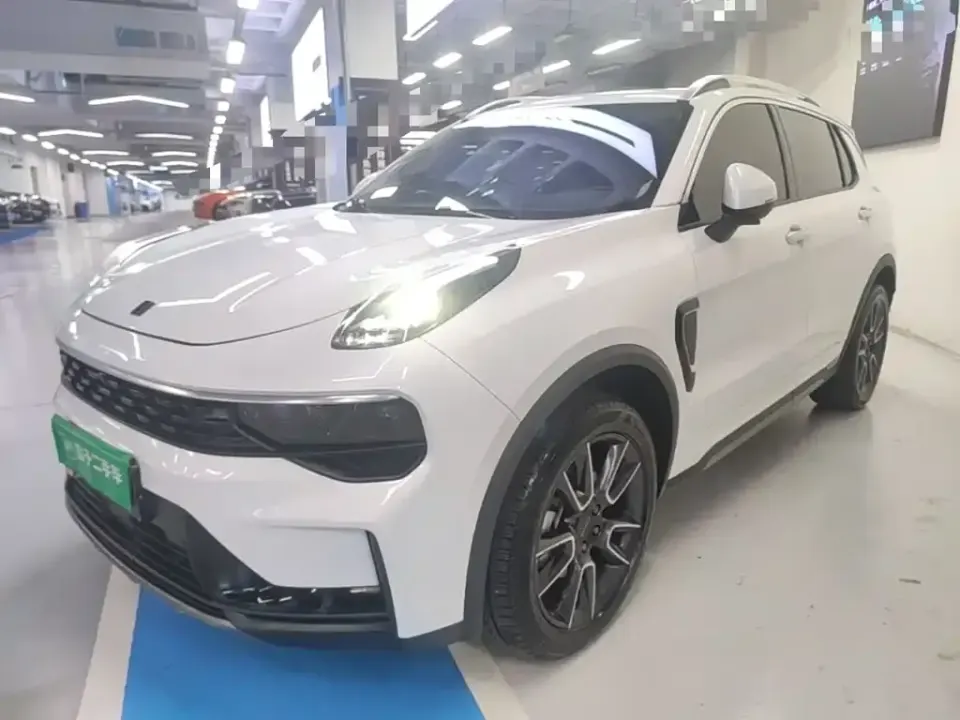 Lynk & Co 01