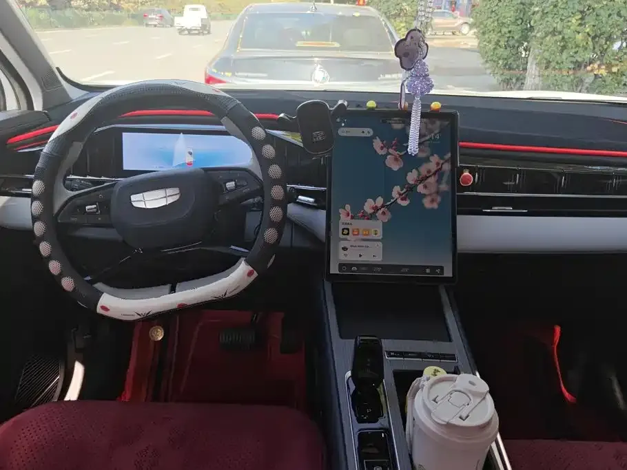Geely Boyue L