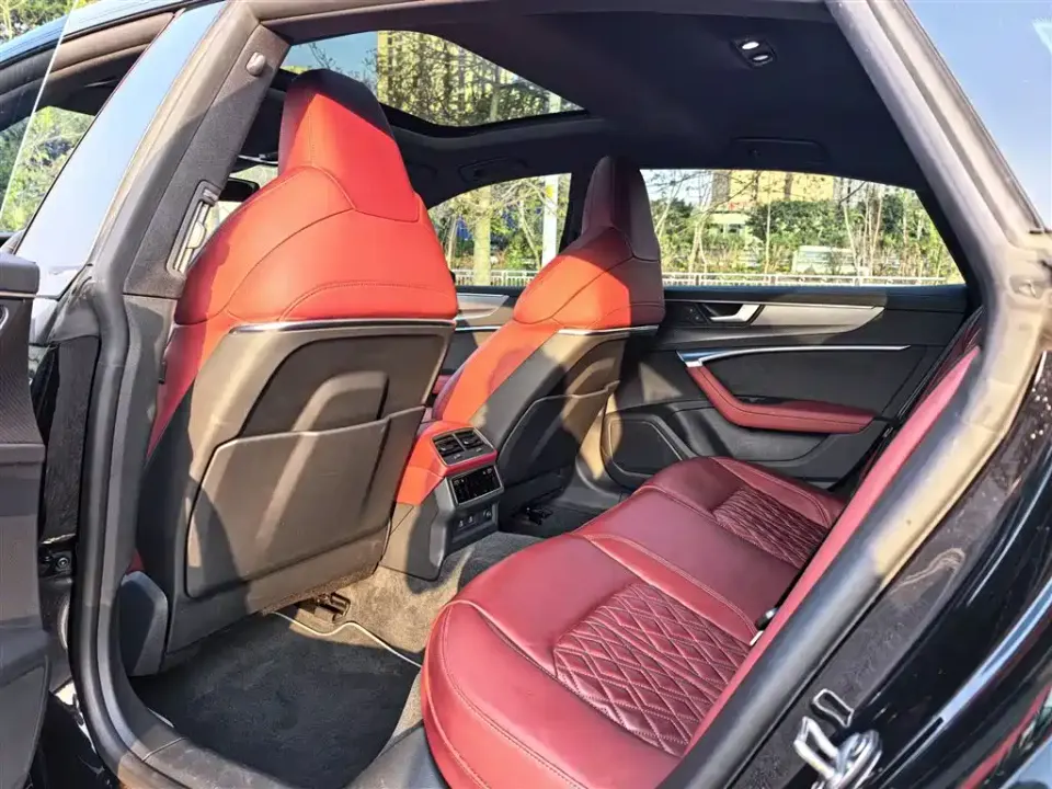 Audi A7L