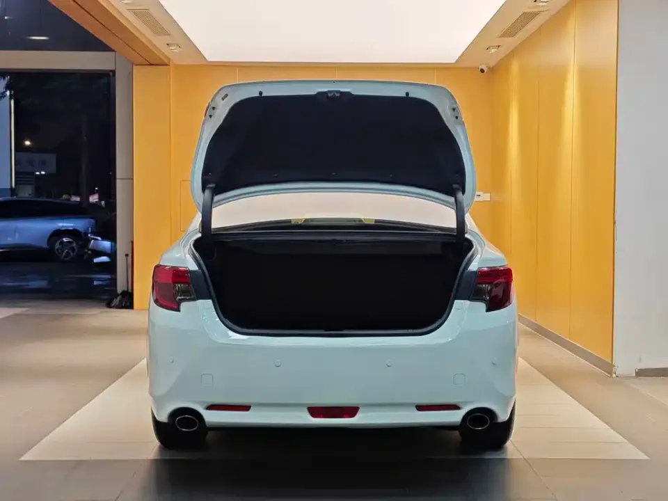 Toyota Reiz