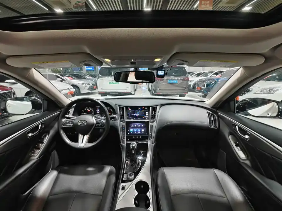 Infiniti Q50L