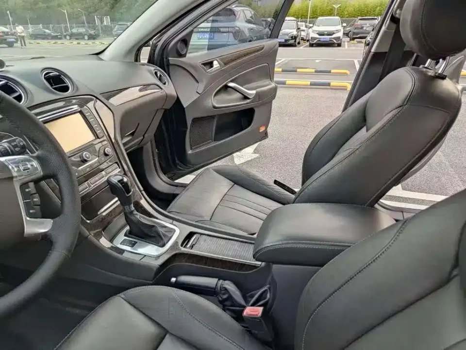 Ford Mondeo Zhisheng