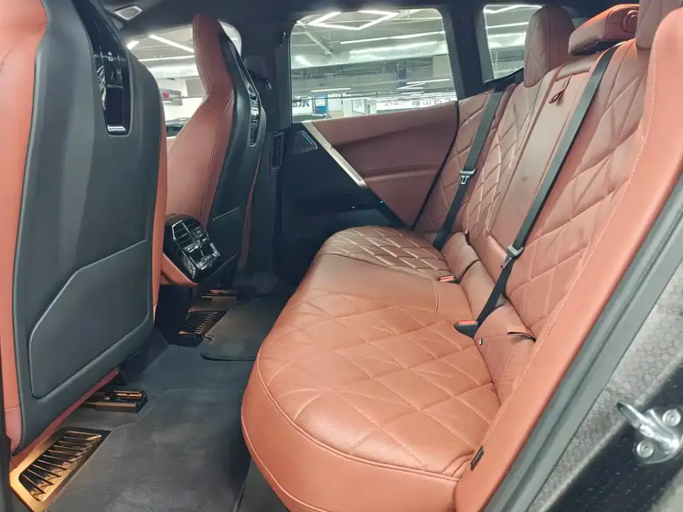 BMW iX M60