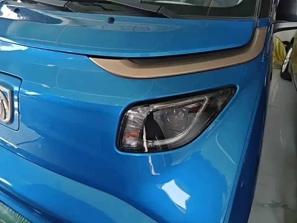 Baojun E200