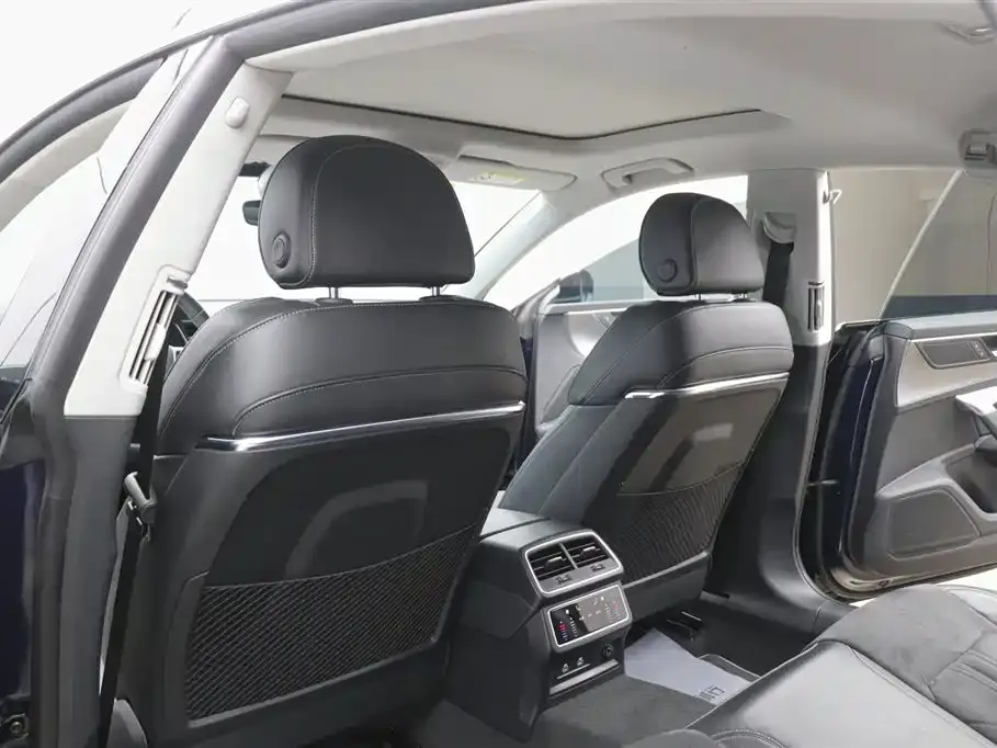 Audi A7L