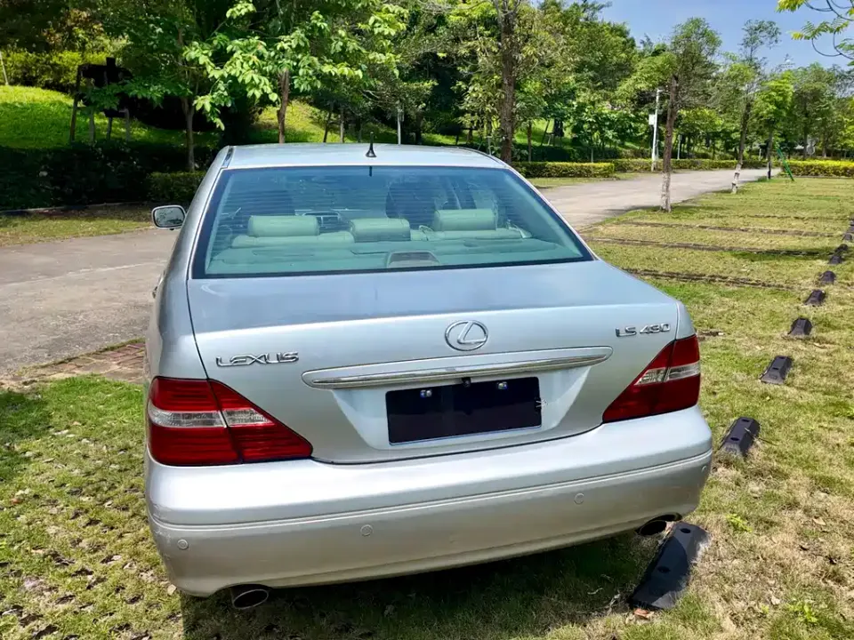 Lexus LS