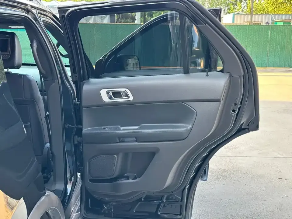 Ford Explorer (Import)