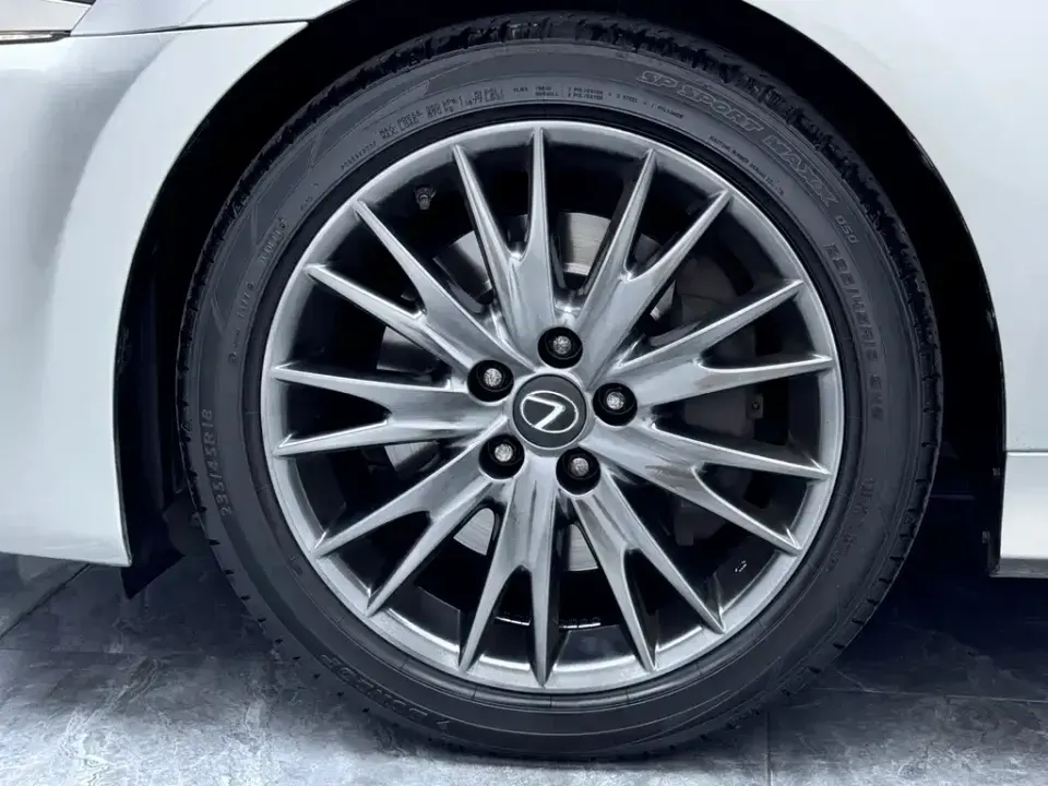 Lexus GS