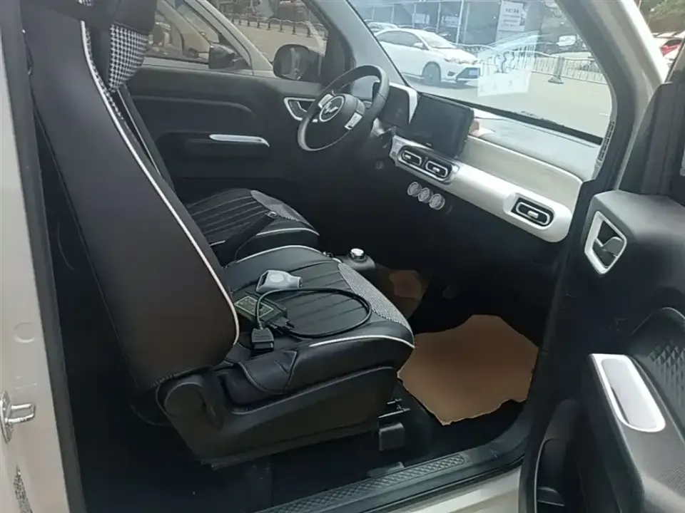 Wuling MINIEV