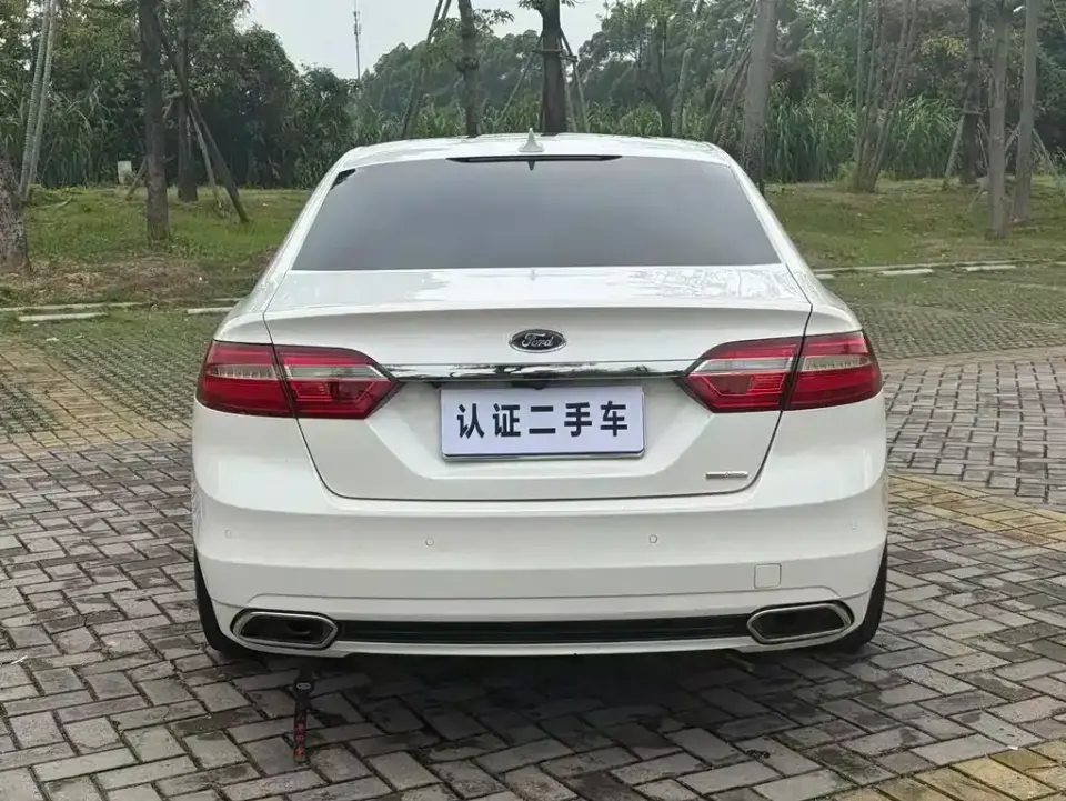Ford Taurus