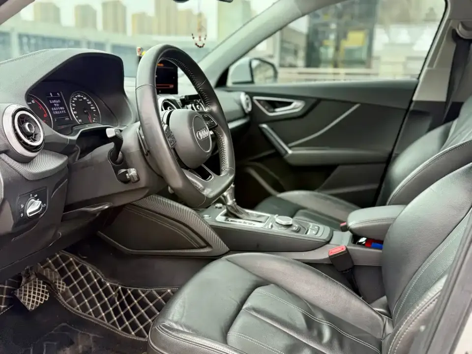 Audi Q2L