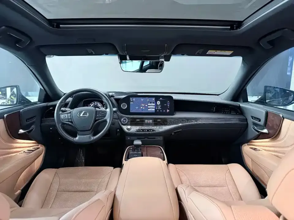 Lexus LS