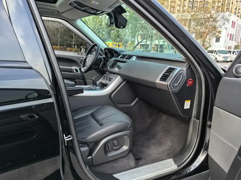 Land Rover Sport