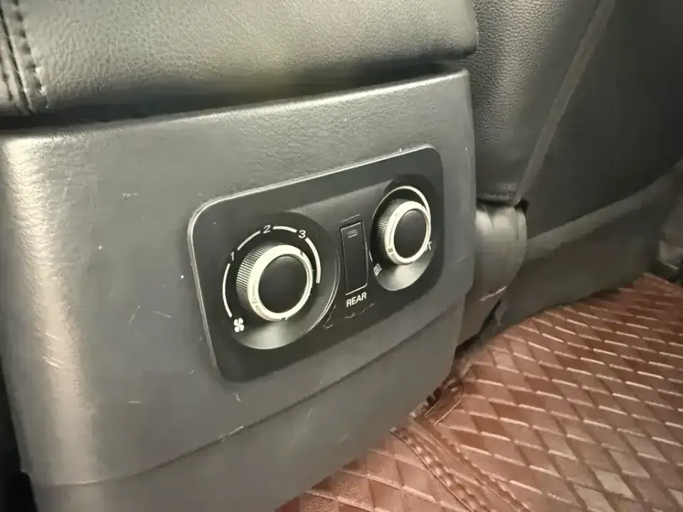 Mitsubishi Pajero (Import)