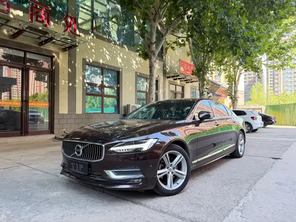 Volvo S90