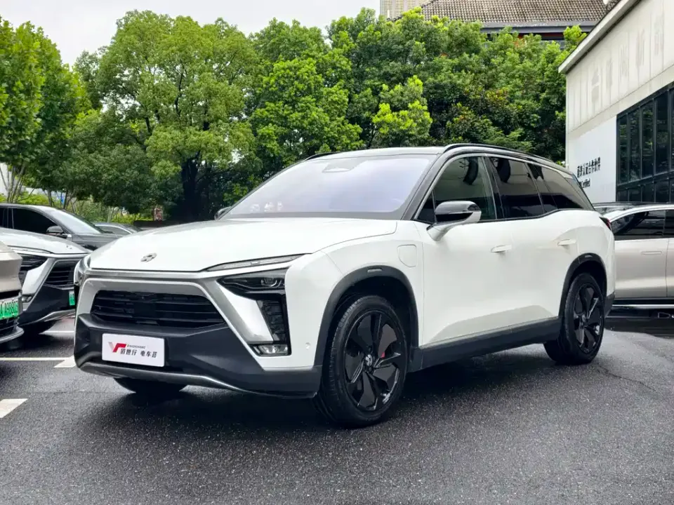 Nio ES8