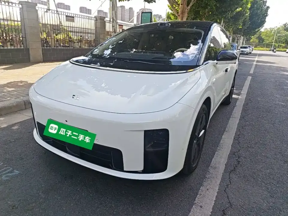 Li Li i8