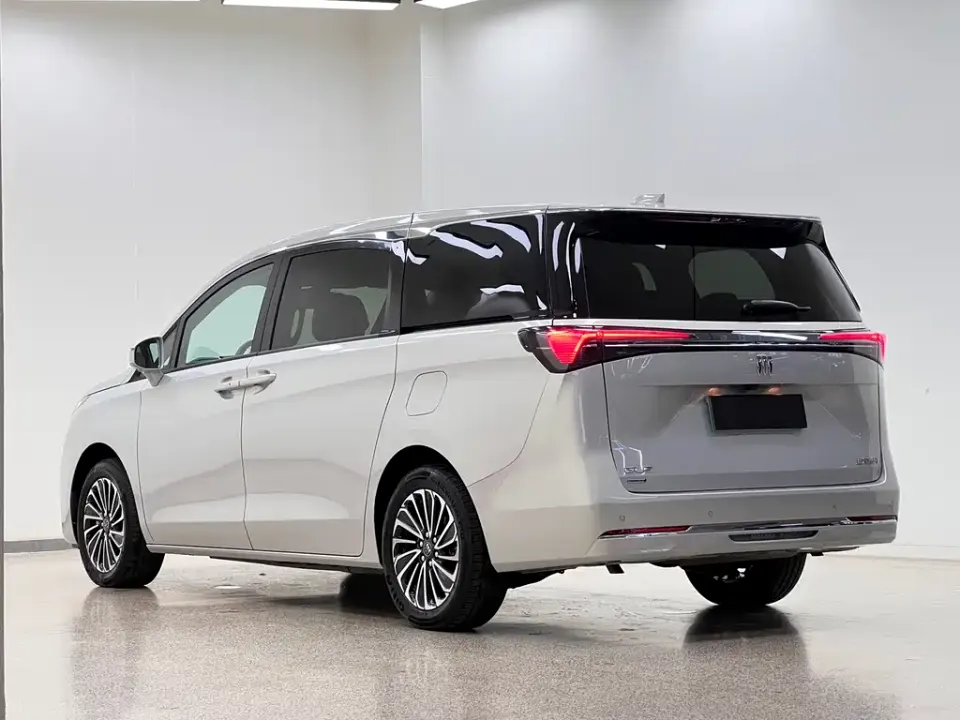 Buick GL8 Hybrid